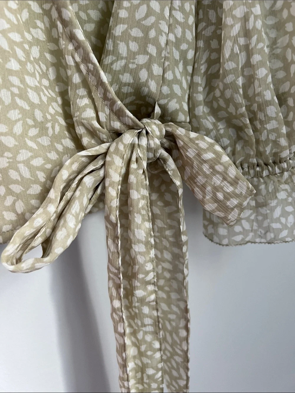 Abercrombie & Fitch | Cream Printed Wrap Blouse Business Casual NWT Size M
